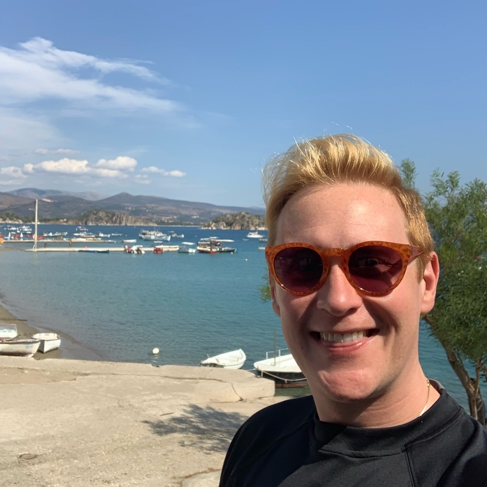 Meet your Posher, Scort